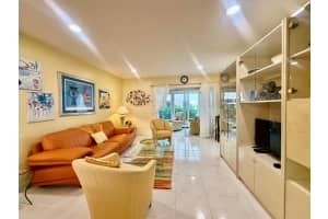 19 Colonial Club Drive, Boynton Beach, FL 33435 - MLS#R11138383