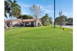 48 Via De Casas Norte, Boynton Beach, FL 33426 - MLS#R11138489