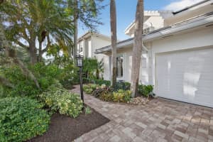 221 Canterbury Drive W, Palm Beach Gardens, FL 33418 - MLS#R11138529