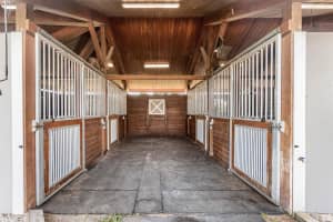 2080 Canter Way Barn, Wellington, FL 33414 - MLS#R11138638