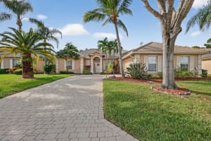 424 NW Dover Court, Port Saint Lucie, FL 34983 - MLS#R11138681