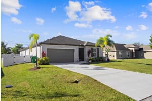 514 SW Kabot Avenue, Port Saint Lucie, FL 34953 - MLS#R11138699