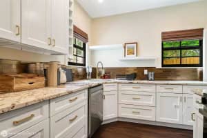 828 35th Street, West Palm Beach, FL 33407 - MLS#R11138713