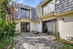 306 Lake Arbor Drive, Palm Springs, FL 33461 - MLS#R11138720