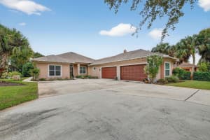 3241 SE South Lookout Boulevard, Port Saint Lucie, FL 34984 - MLS#R11138835