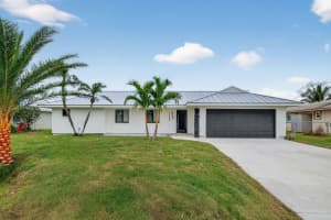 617 SE Whitmore Drive, Port Saint Lucie, FL 34984 - MLS#R11138839