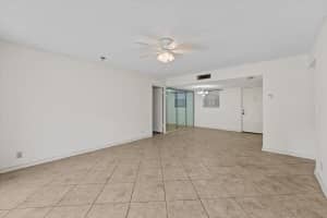 719 Lori Dr 204, Palm Springs, FL 33461 - MLS#R11138858