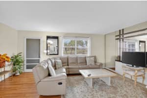 359 Saxony H 359, Delray Beach, FL 33446 - MLS#R11139227