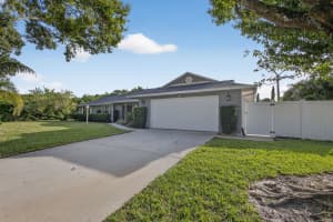 2530 Pinecrest Lakes Boulevard, Jensen Beach, FL 34957 - MLS#R11139230
