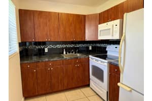 28 Easthampton B, West Palm Beach, FL 33417 Sold 12/31/25