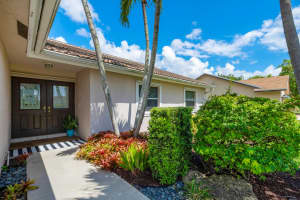 7661 W Country Club Boulevard, Boca Raton, FL 33487 - MLS#R11139267