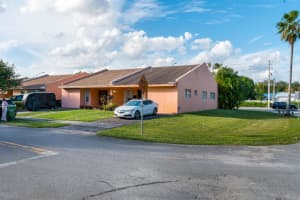 801 SW 12th Place, Fort Lauderdale, FL 33315 - MLS#R11139272