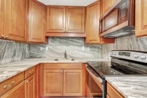 445 Flanders J, Delray Beach, FL 33484, Delray Beach, FL 33484 - MLS#R11139280