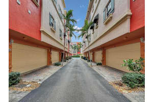 1033 NE 17th Way 602, Fort Lauderdale, FL 33304 - MLS#R11139286