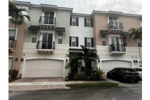 565 Nw 35th Lane, Boca Raton