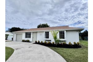 434 NE Electra Avenue, Port Saint Lucie, FL 34983 - MLS#R11139398