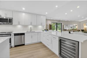 24 Westgate Lane, Boynton Beach, FL 33436 - MLS#R11139405