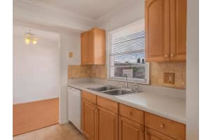 4 Golfs Edge E, West Palm Beach, FL 33417 - MLS#R11139428