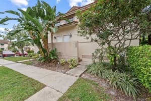 6548 Via Regina, Boca Raton, FL 33433 - MLS#R11139486
