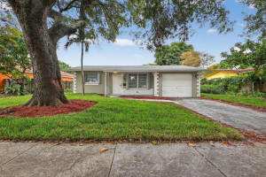 760 SW 64th Way, Pembroke Pines, FL 33023 - MLS#R11139750