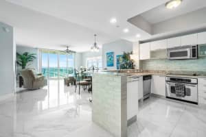 2640 Lake Shore Drive, Riviera Beach, FL 33404 - MLS#R11139970