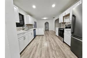 573 SE Port St Lucie Boulevard, Port Saint Lucie, FL 34984 - MLS#R11140013