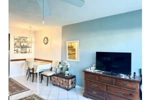 2204 Lake Osborne Drive 7, Lake Worth Beach, FL 33461 - MLS#R11140041