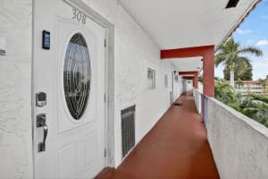 9500 N Hollybrook Lake Drive 308, Pembroke Pines, FL 33025 - MLS#R11140119