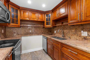 111 Lake Avenue, Lake Worth Beach, FL 33460 - MLS#R11140136