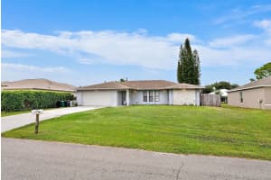 622 SW Hogan Street, Port Saint Lucie, FL 34983 - MLS#R11140174