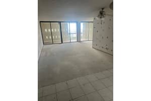 2425 Presidential Way, West Palm Beach, FL 33401 - MLS#R11140220