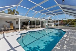 980 SE Breakwater Avenue, Port Saint Lucie, FL 34983 - MLS#R11140362