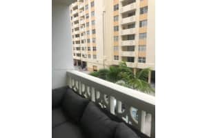 1817 Ocean Drive, Hallandale Beach, FL 33009 - MLS#R11140367