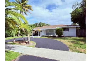 410 SE 1st Avenue, Pompano Beach, FL 33060 - MLS#R11140371