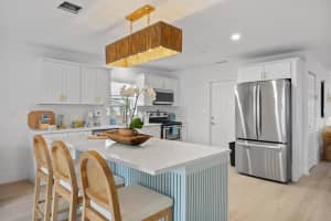 1096 SW 27th Avenue, Boynton Beach, FL 33426 - MLS#R11140399