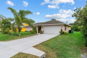 2814 SE Pace Drive, Port Saint Lucie, FL 34984 - MLS#R11140473