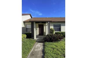6010 Indrio Road 3, Fort Pierce