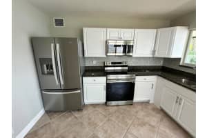 17 Tara Lakes Drive E, Boynton Beach, FL 33436 - MLS#R11140531