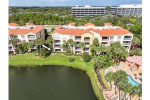 800 Uno Lago Drive, Juno Beach, FL 33408 - MLS#R11140558