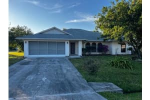 2661 SE Osage Avenue, Port Saint Lucie, FL 34952 - MLS#R11140583