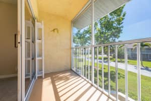 1537 SE Royal Green Circle 202, Port Saint Lucie, FL 34952 - MLS#R11140592