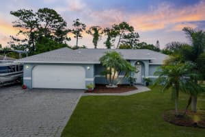 106 SE Crosspoint Drive, Port Saint Lucie, FL 34983 - MLS#R11140653