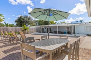 215 NE 17th Street, Delray Beach, FL 33444 - MLS#R11140843