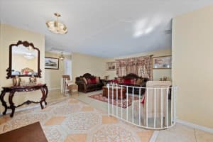 1827 Pinehurst Drive, West Palm Beach, FL 33407 - MLS#R11140878