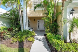 8 Windsor Lane, Palm Beach Gardens, FL 33418 - MLS#R11141010