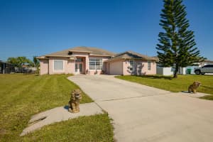 2119 SW Azure Avenue SW, Port Saint Lucie, FL 34953 - MLS#R11141060