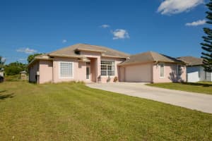 2119 SW Azure Avenue SW, Port Saint Lucie, FL 34953 - MLS#R11141060