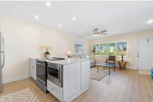 1001 NE 8th Avenue 105, Delray Beach, FL 33483 - MLS#R11141246