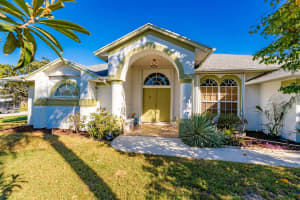 2711 SE Fall St Street, Port Saint Lucie, FL 34984 - MLS#R11141300