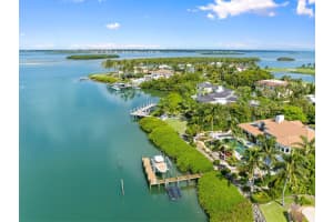 6460 SE Harbor Circle, Stuart, FL 34996 - MLS#R11141311